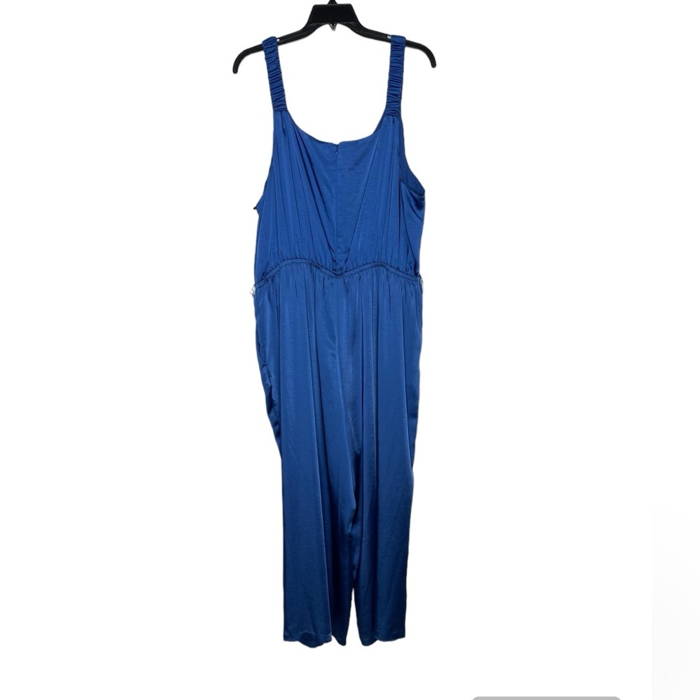 Vince Camuto Sleeveless V-Neck Straight Leg Jumpsuit - Picture 4 of 6